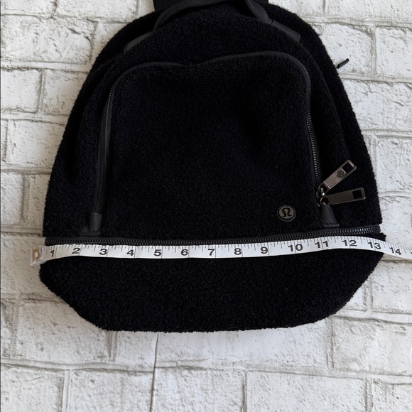 Lululemon Sherpa Backpack - Picture 13 of 16